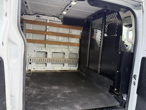 Used 2019 Ford Transit 250 130 Low Roof w/ Exterior Upgrade Package RWD image 8
