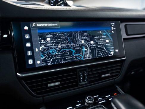 Used 2022 Porsche Cayenne Turbo S image 48