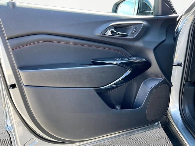 New 2026 Chevrolet Trax RS w/ Sunroof Package FWD image 25