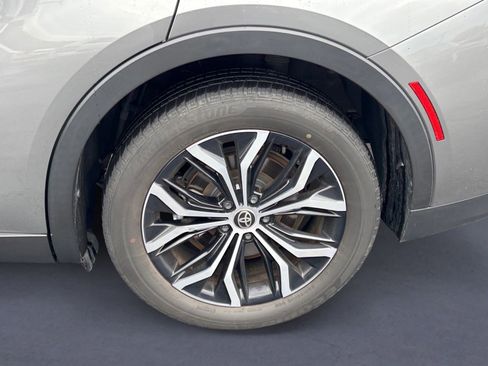 Used 2023 Toyota Crown AWD/4WD image 10