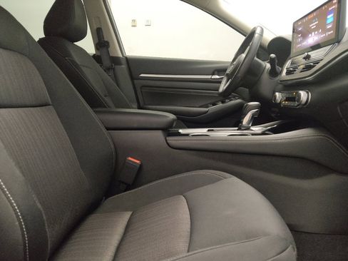 Used 2023 Nissan Altima 2.5 SV w/ SV Premium Package FWD image 21