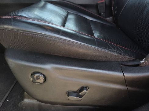 Used 2024 Dodge Durango GT RWD image 17