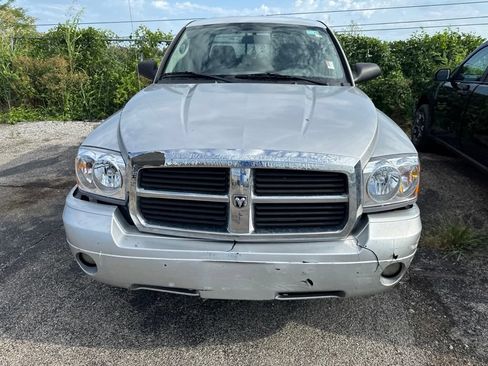 Used 2007 Dodge Dakota SLT RWD image 2