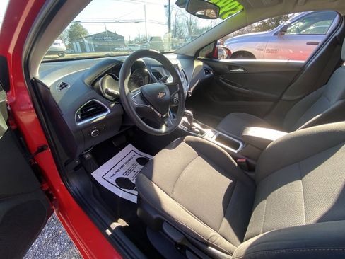Used 2017 Chevrolet Cruze LS image 13