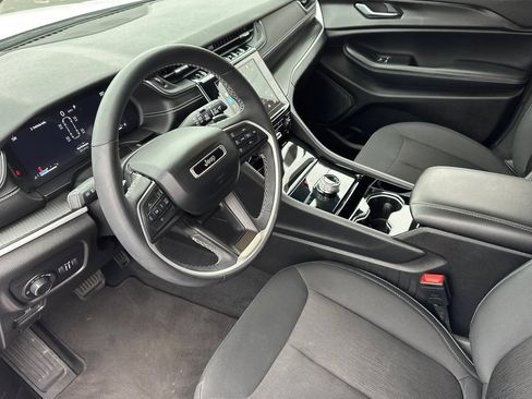 Used 2023 Jeep Grand Cherokee L Laredo w/ Luxury Tech Group I AWD/4WD image 12