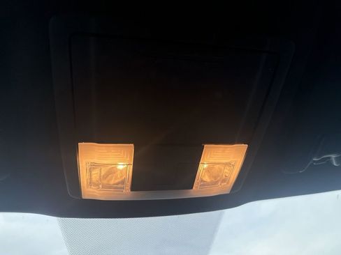 Used 2019 Ford Explorer XLT AWD/4WD image 34