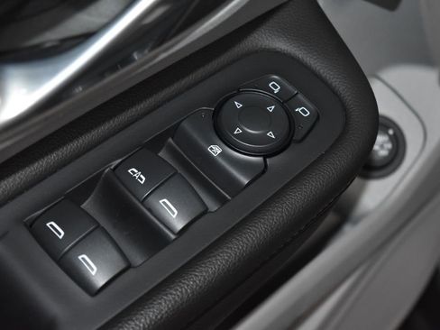 Used 2024 GMC Terrain SLT image 6