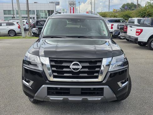 Used 2024 Nissan Armada SL w/ Captain's Chairs Package RWD image 2