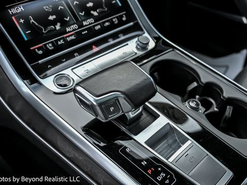 Used 2021 Audi Q8 Prestige image 42