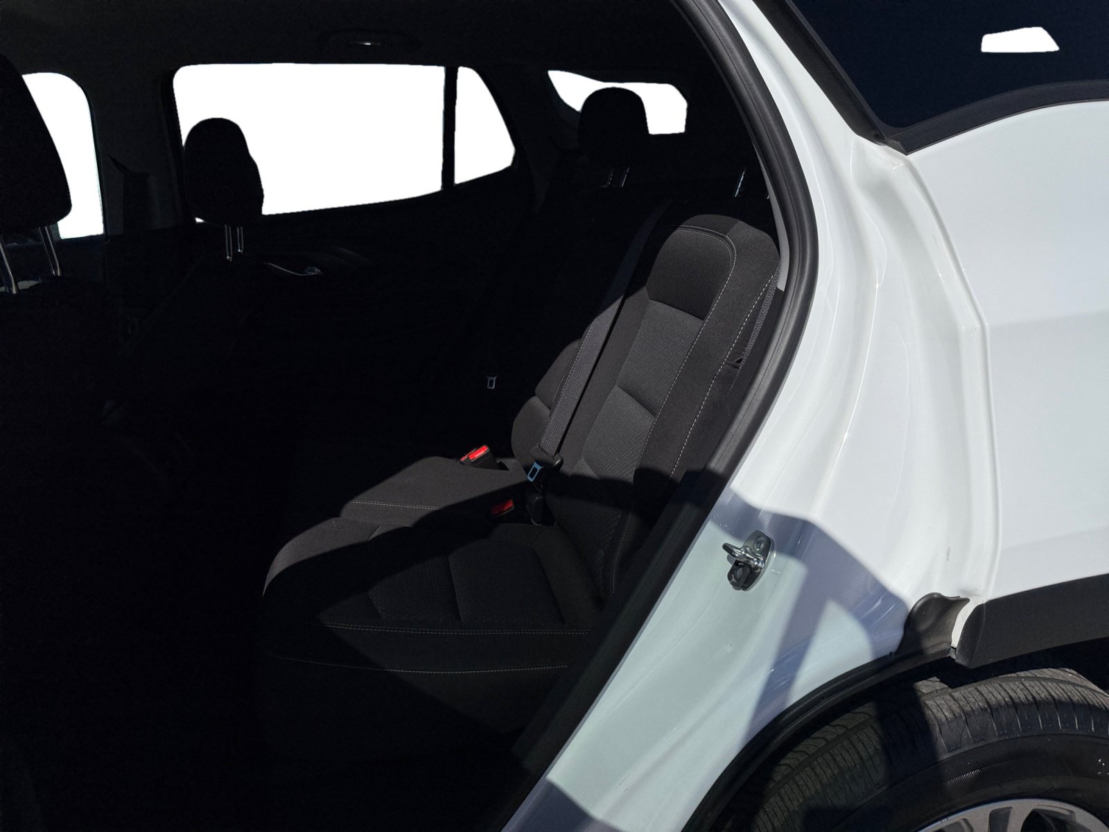 Used 2024 GMC Terrain SLE FWD image 16