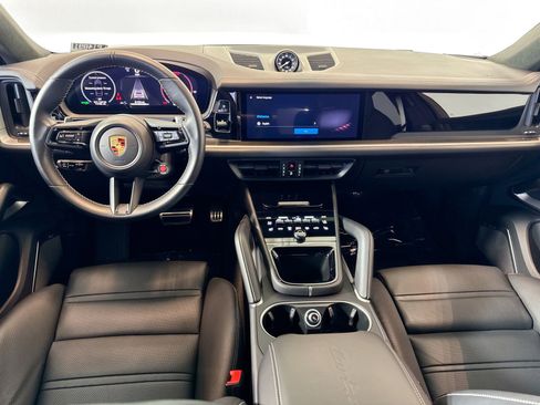 Certified 2024 Porsche Cayenne Turbo GT AWD/4WD image 20