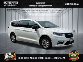 Used 2024 Chrysler Pacifica Touring-L FWD video 1