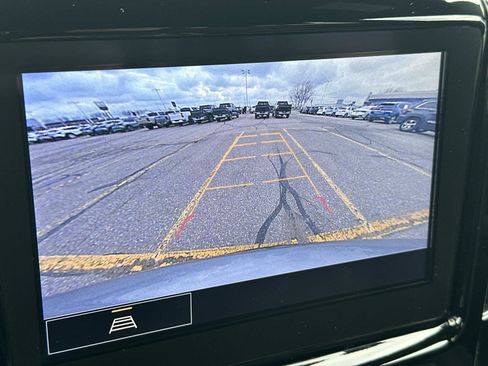 New 2023 Chevrolet Traverse LT FWD image 28