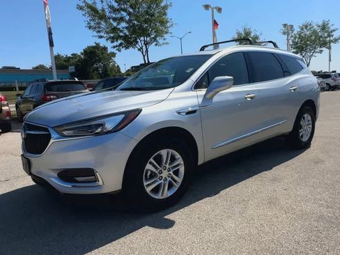 Used 2020 Buick Enclave Essence w/ Sound and Sites Package image 4