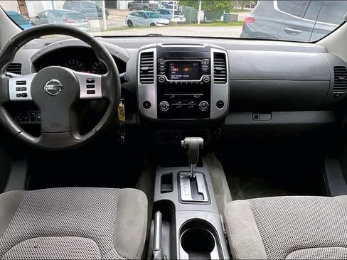 Used 2018 Nissan Frontier SV RWD image 12