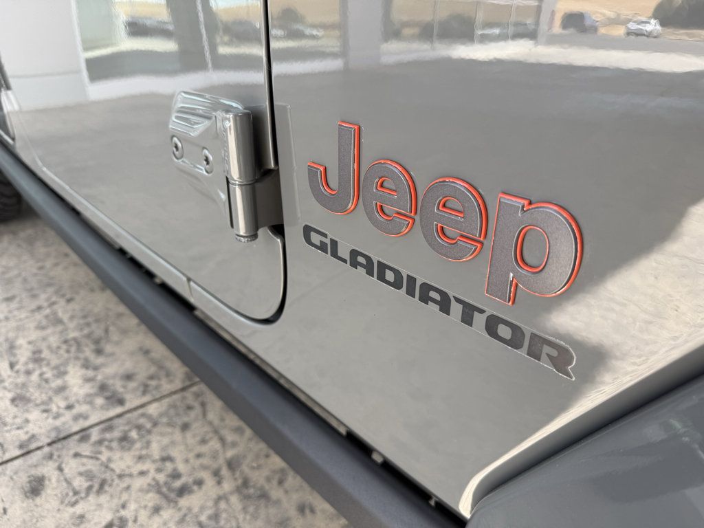 Used 2020 Jeep Gladiator Mojave AWD/4WD image 13