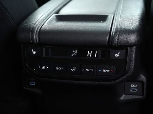 Used 2025 Toyota Grand Highlander AWD Hybrid image 16