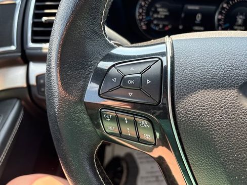Used 2018 Ford Explorer Platinum AWD/4WD image 11