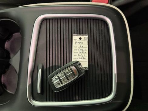 Used 2023 Chrysler Pacifica Touring-L image 22