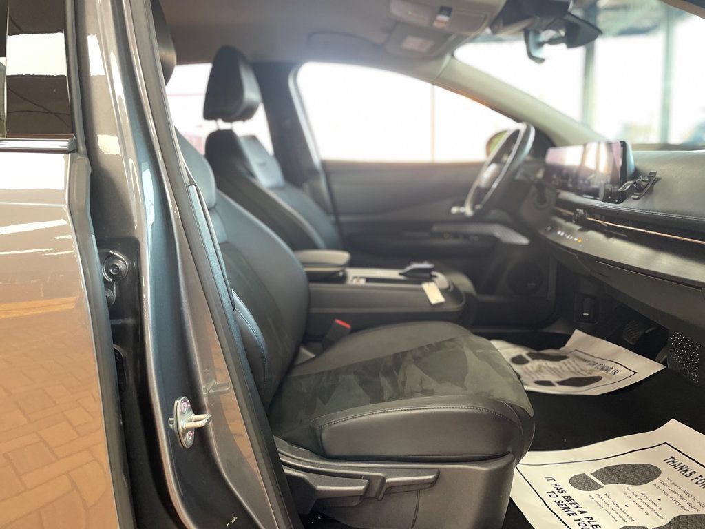 Used 2023 Nissan Ariya FWD image 24