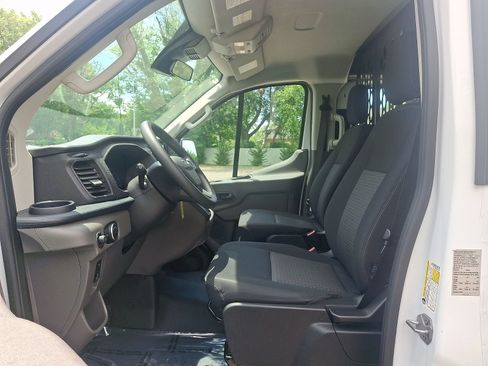 Certified 2025 Ford Transit 250 Low Roof w/ Exterior Upgrade Package RWD image 15
