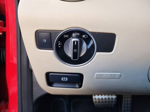 Used 2015 Mercedes-Benz SLK 250 w/ Premium Package image 38