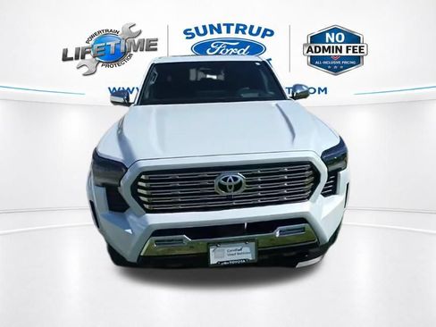 Used 2025 Toyota Tacoma Limited AWD/4WD image 51