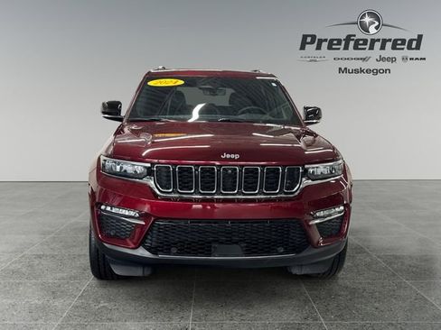 Used 2024 Jeep Grand Cherokee Limited w/ Luxury Tech Group II image 11