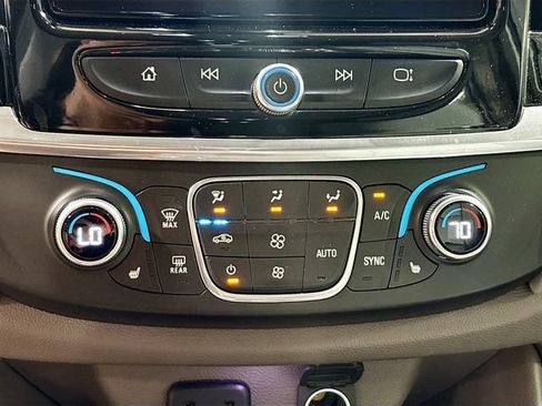 Used 2019 Chevrolet Traverse LT w/ LT Premium Package AWD/4WD image 14