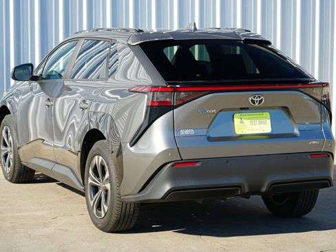 Used 2023 Toyota bZ4X XLE w/ Weather Package image 49