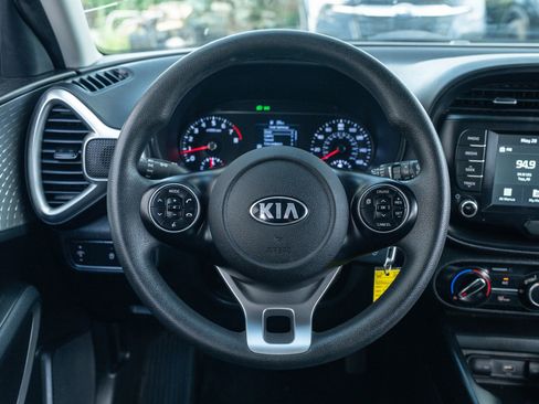 Used 2021 Kia Soul LX FWD image 13