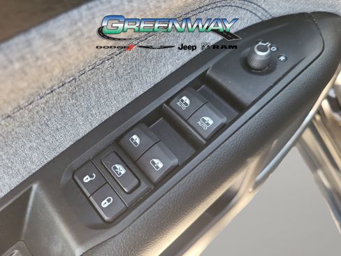 Used 2022 Jeep Compass Latitude image 11