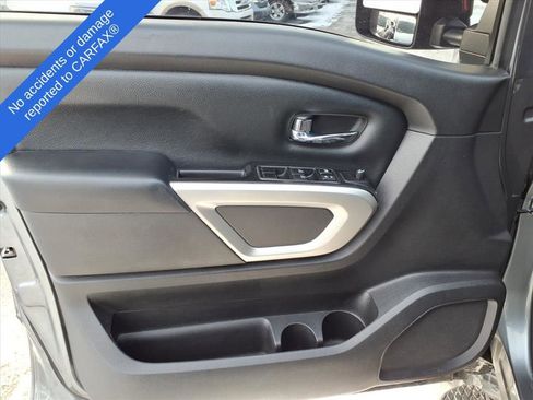 Used 2018 Nissan Titan SV w/ SV Convenience Package image 16