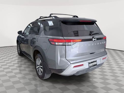 Used 2025 Nissan Pathfinder SL AWD/4WD image 5