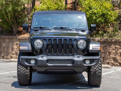 Used 2020 Jeep Gladiator Sport w/ Quick Order Package 23S AWD/4WD image 2