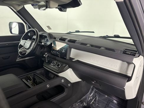 Used 2022 Land Rover Defender 110 AWD/4WD image 31
