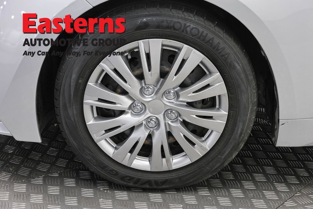Used 2022 Toyota Corolla LE FWD image 32