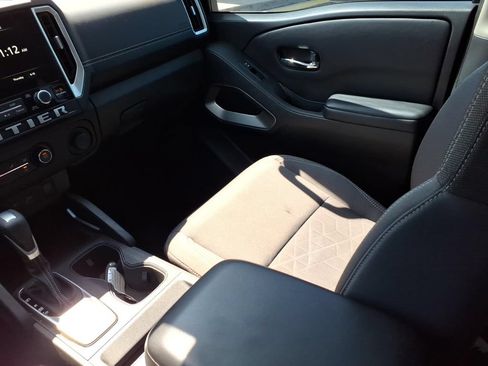 Used 2025 Nissan Frontier SV RWD image 12