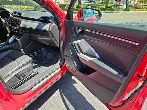 Used 2023 Audi Q3 2.0T Premium w/ 19" Wheel Package image 27