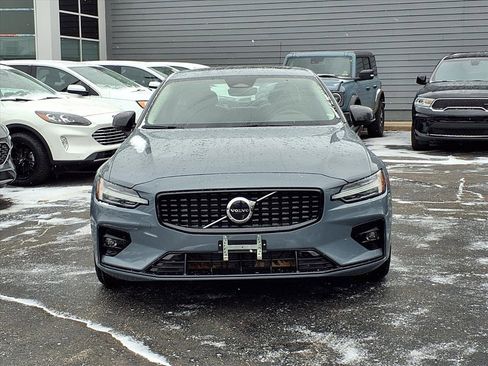 Used 2024 Volvo S60 B5 Core image 19