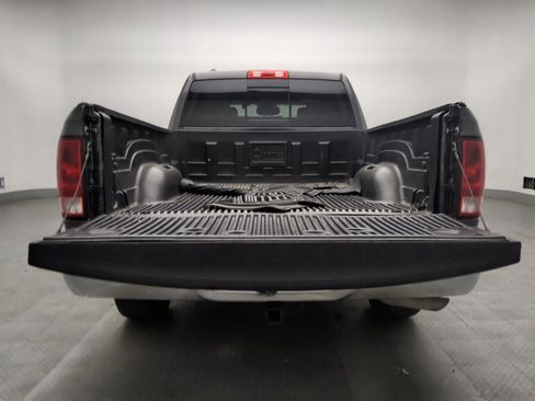 Used 2020 RAM 1500 Classic SLT RWD image 29