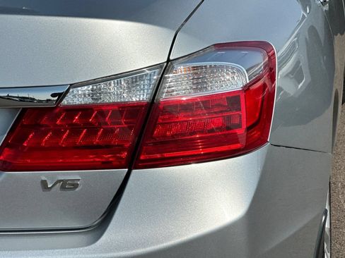Used 2015 Honda Accord EX-L image 24