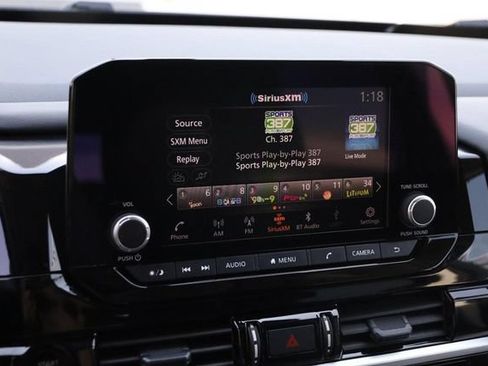 Certified 2025 Nissan Pathfinder SV w/ SV Premium Package FWD image 19