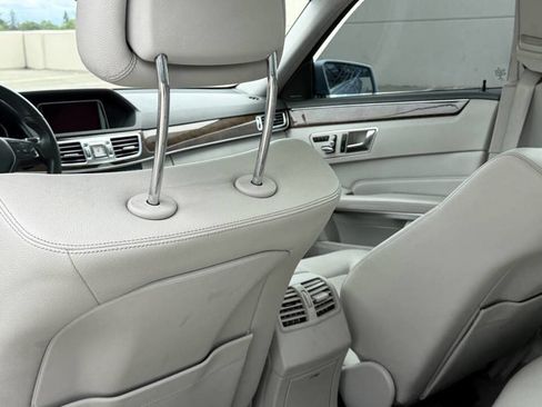 Used 2014 Mercedes-Benz E 350 Sedan image 40