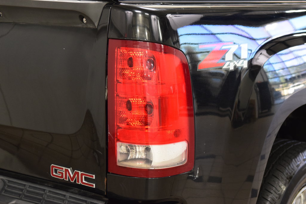 Used 2012 GMC Sierra 1500 SLT w/ SLT Convenience Package AWD/4WD image 21