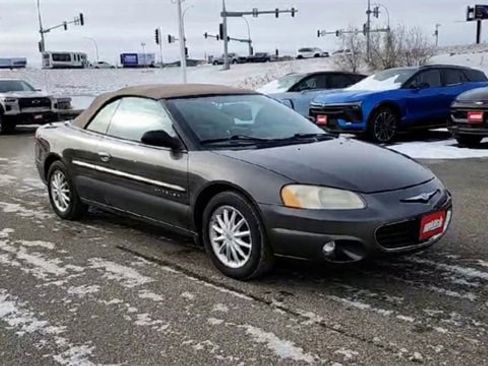 Used 2001 Chrysler Sebring LXi image 2