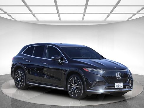 Used 2023 Mercedes-Benz EQS 450+ SUV image 4