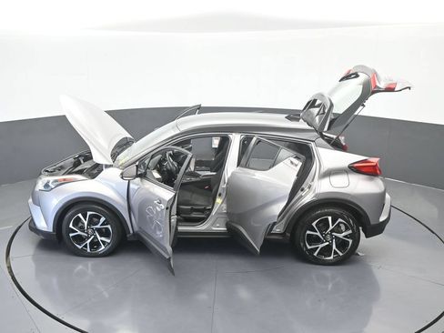 Used 2019 Toyota C-HR XLE FWD image 64