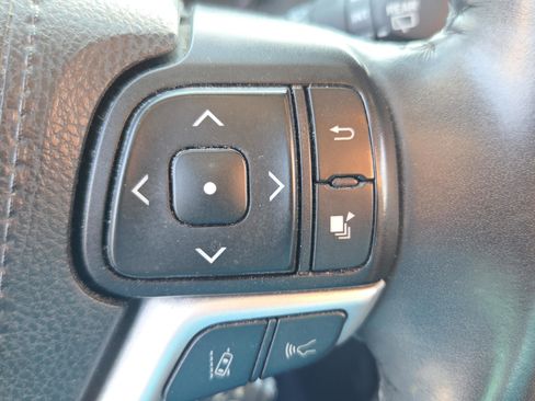 Used 2019 Toyota Highlander Limited image 31