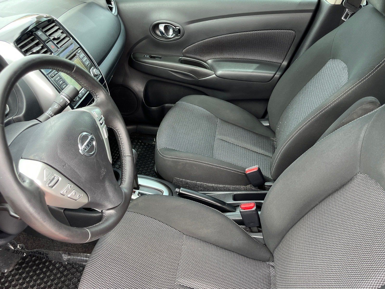 Used 2017 Nissan Versa SV w/ SV Special Edition Package FWD image 17
